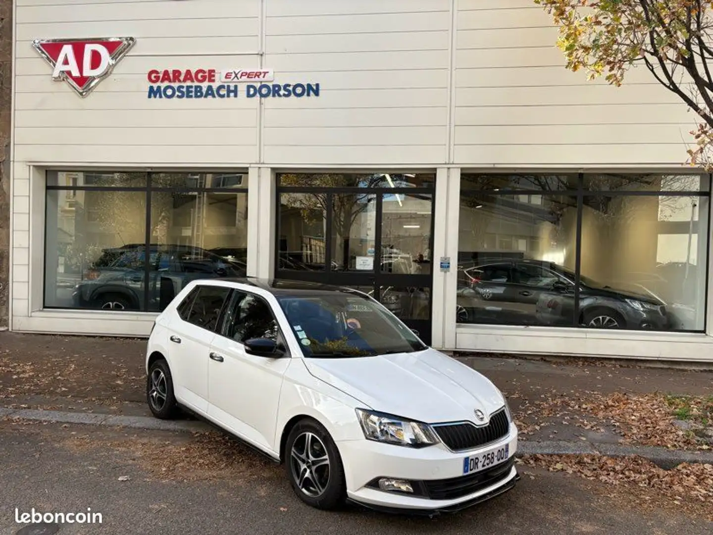 Skoda Fabia 1.4 Tdi Dsg Style toit panoramique Blanco - 1
