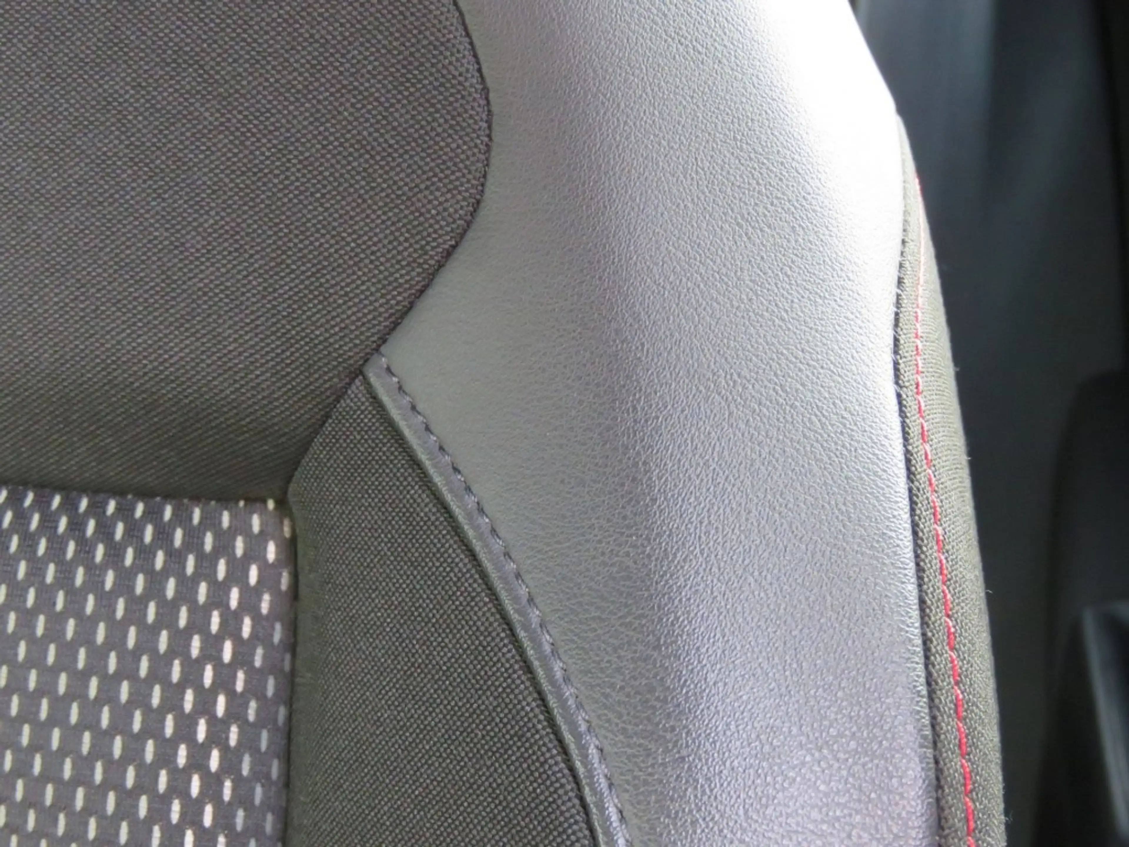 Volkswagen T-Roc 1.5 TSI 150pk SPORT BLACK EDITION / Led / Beats au — photo 30