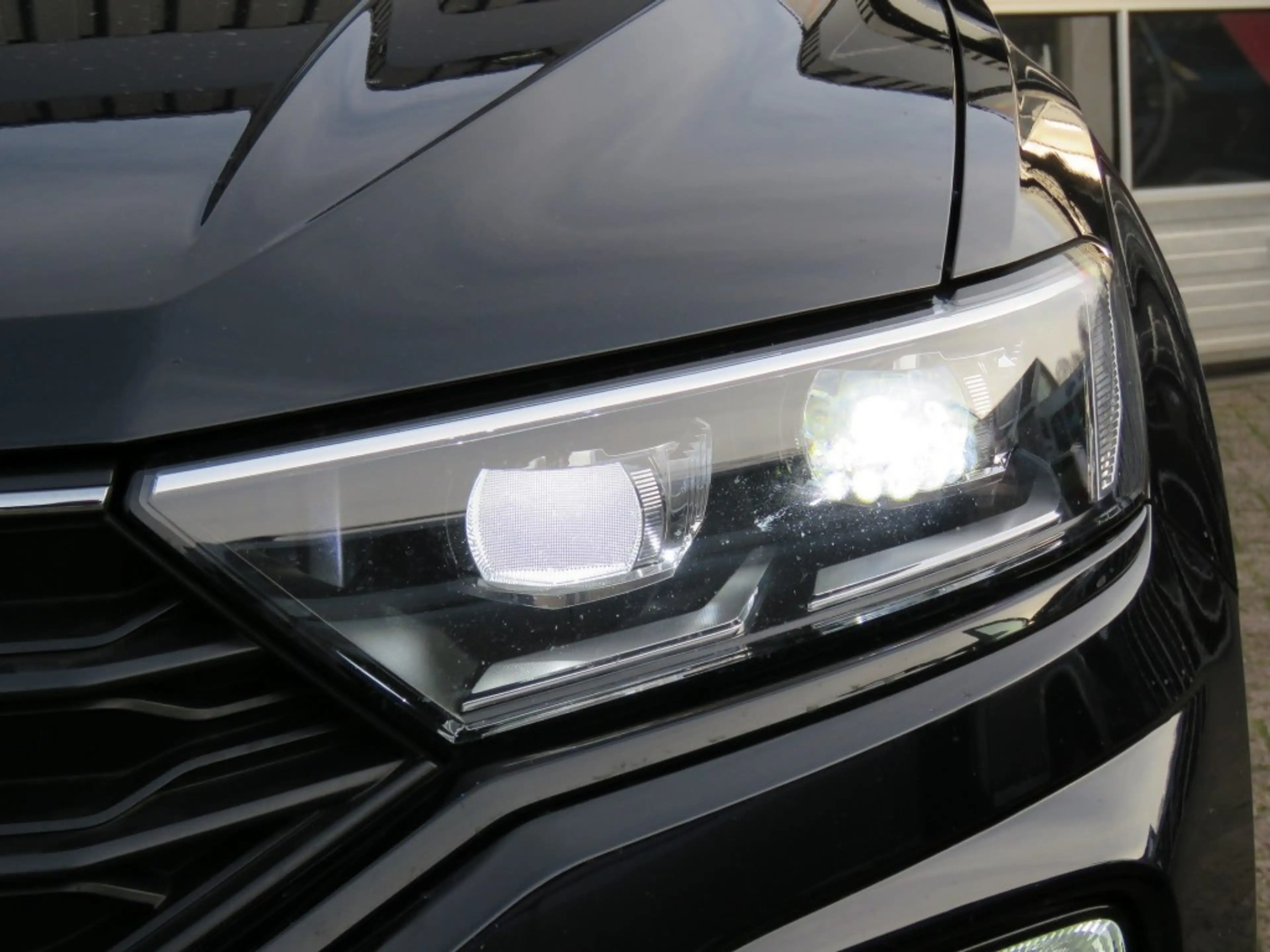 Volkswagen T-Roc 1.5 TSI 150pk SPORT BLACK EDITION / Led / Beats au — photo 7