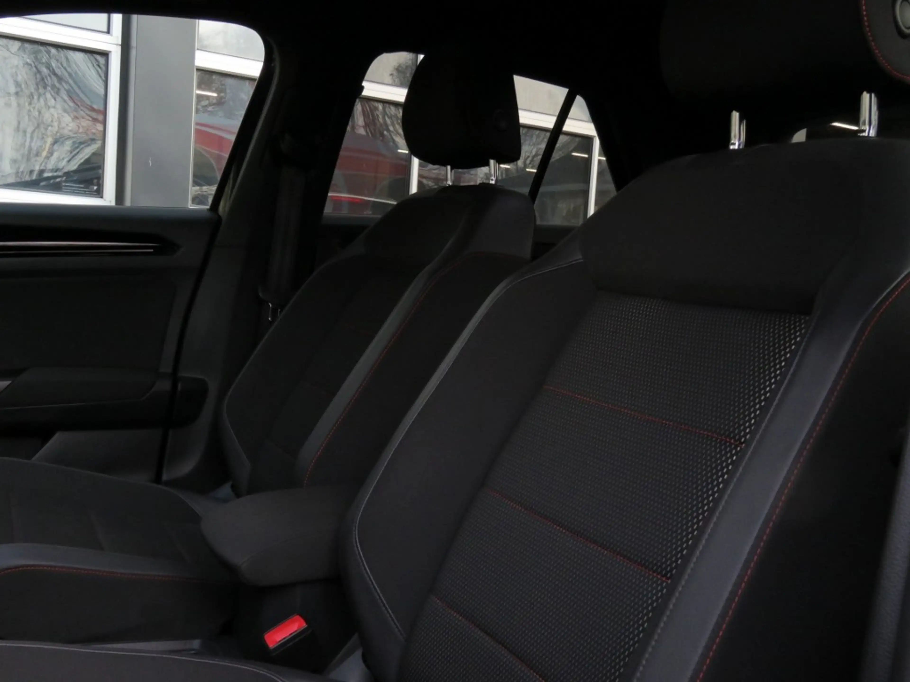 Volkswagen T-Roc 1.5 TSI 150pk SPORT BLACK EDITION / Led / Beats au — photo 29