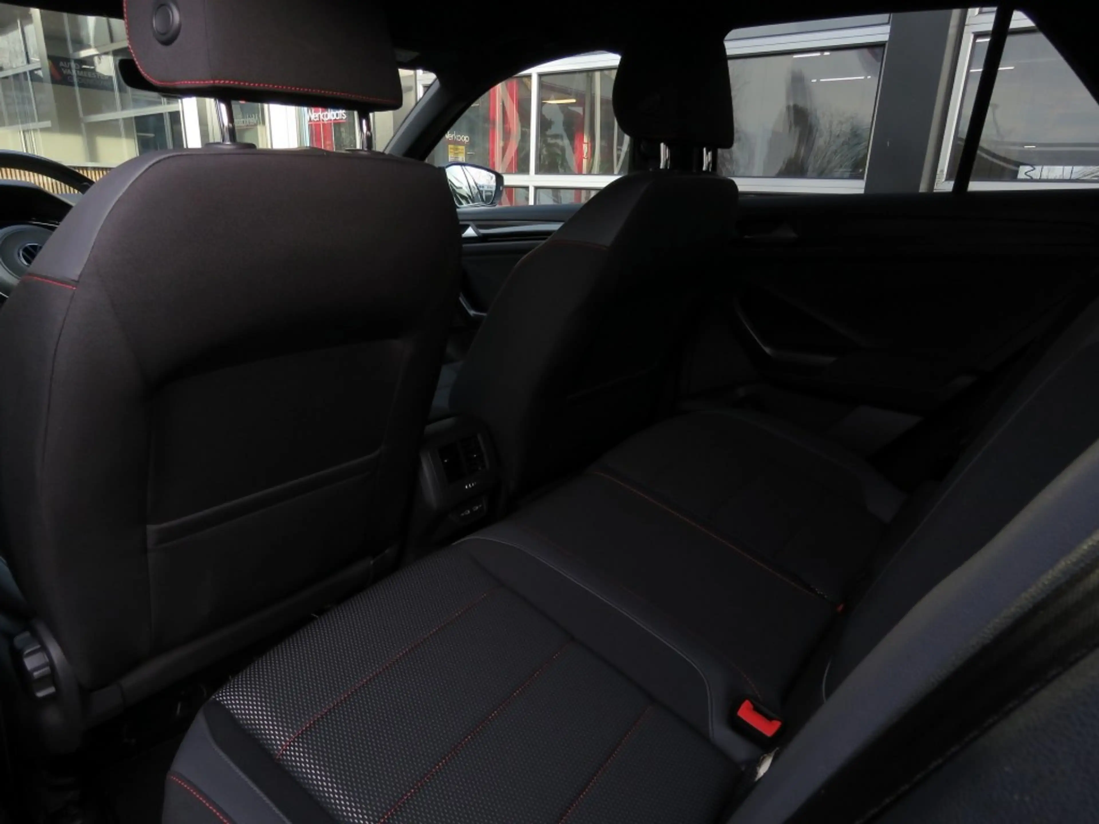 Volkswagen T-Roc 1.5 TSI 150pk SPORT BLACK EDITION / Led / Beats au — photo 27