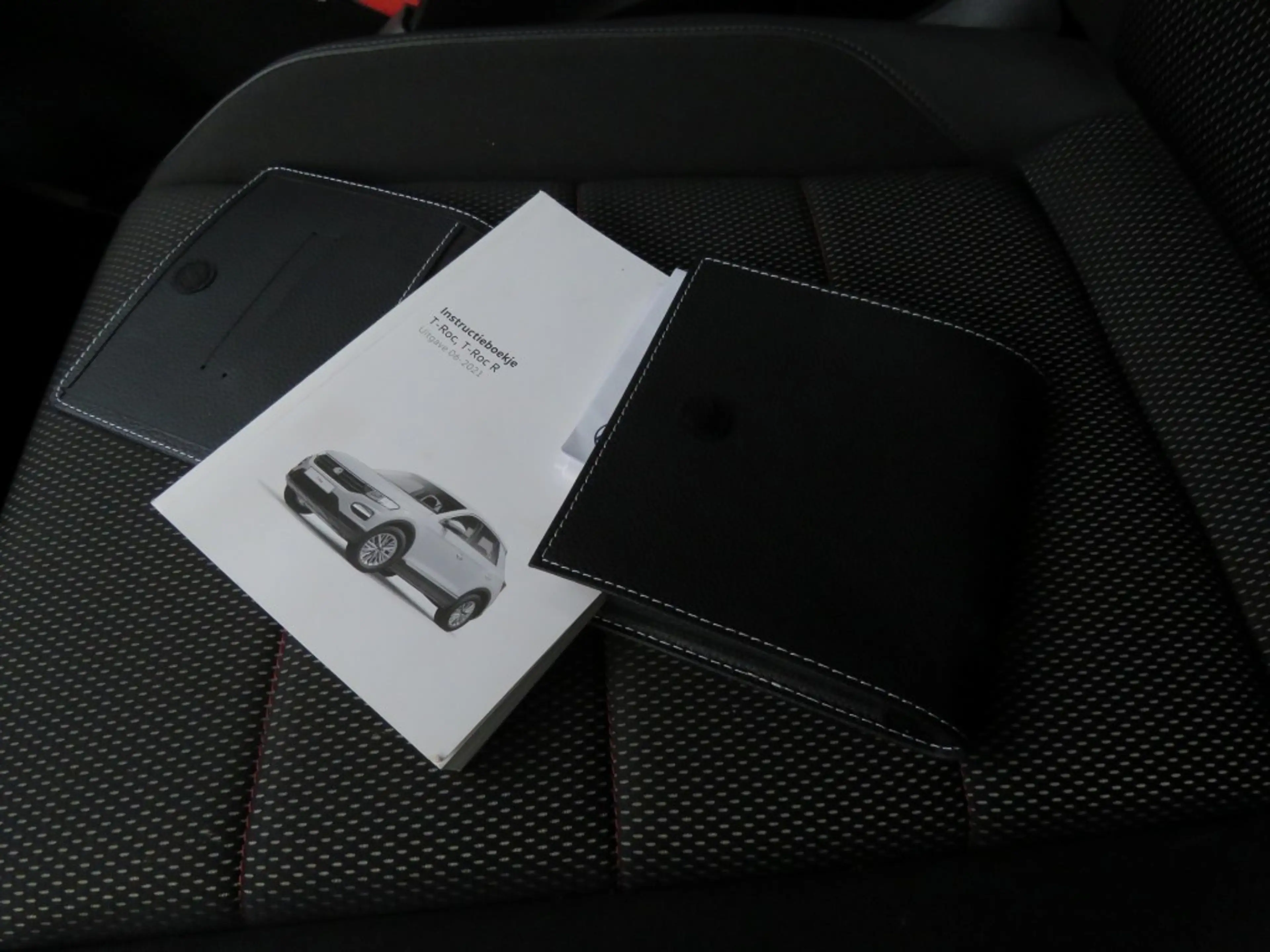 Volkswagen T-Roc 1.5 TSI 150pk SPORT BLACK EDITION / Led / Beats au — photo 40