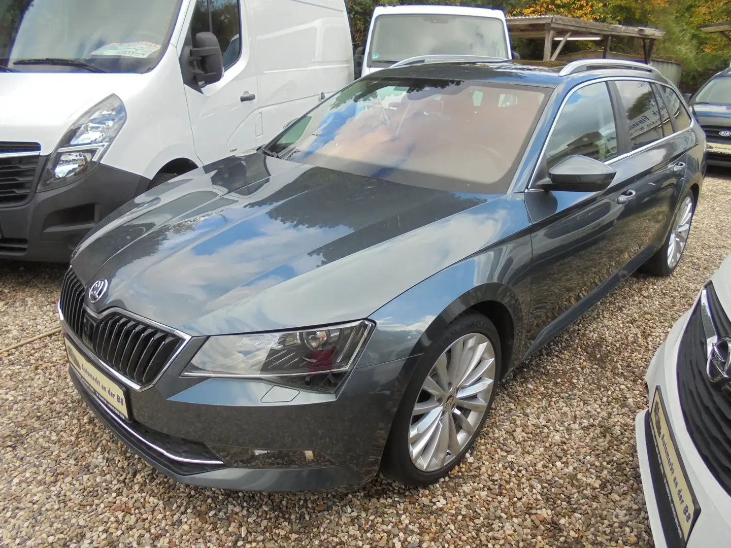 Skoda Superb Combi Style Automatik,Panorama,AHK,2-Hand!!! Grau - 2