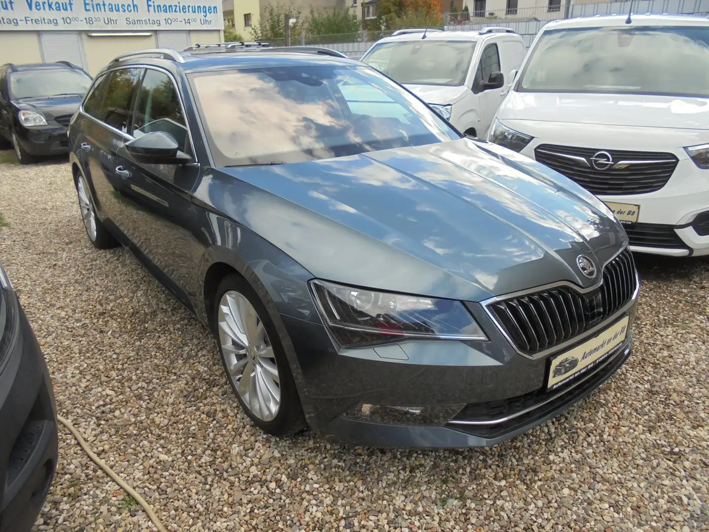 Skoda Superb Combi Style Automatik,Panorama,AHK,2-Hand!!! Grau - 1