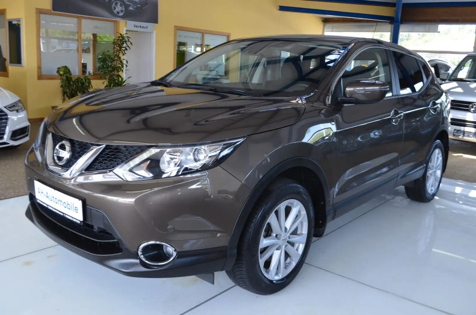Nissan Qashqai Acenta NAVI / R-KAMERA / KLIMA / PDC Braun - 1