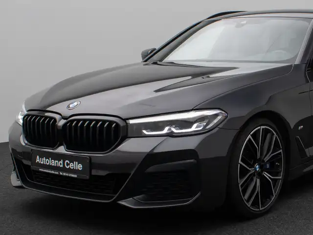 BMW 5 Series view 18