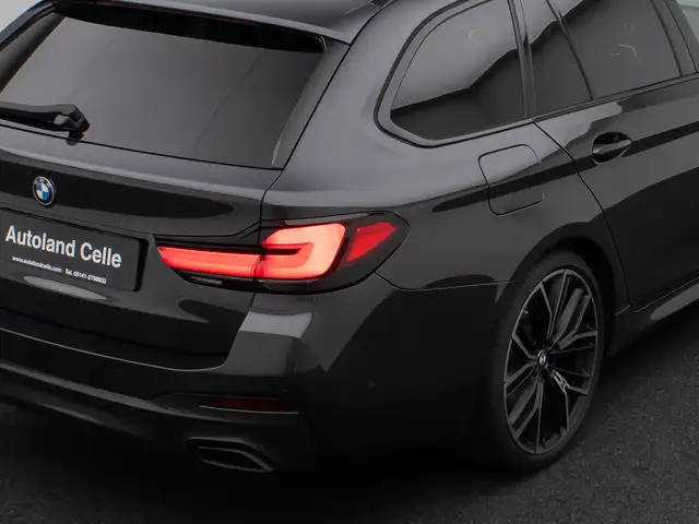 BMW 5 Series view 17