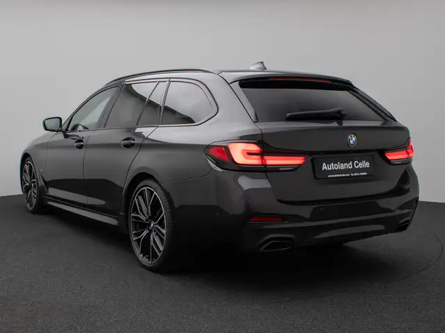 BMW 5 Series view 9