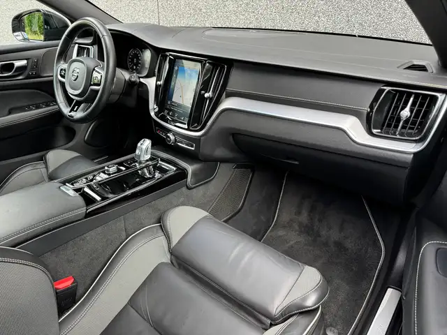 Volvo V60 view 11