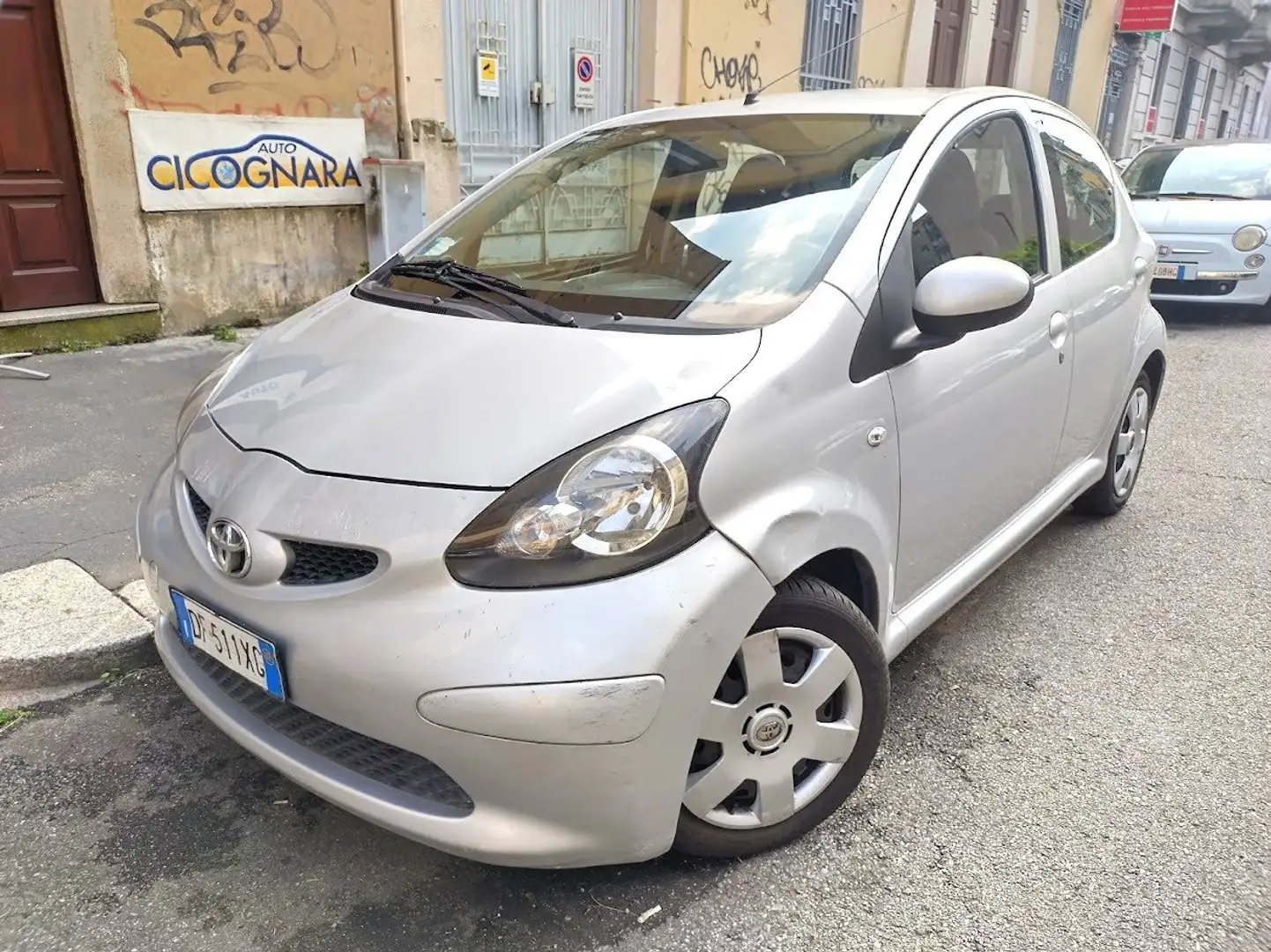 Toyota Aygo 1.0 5P UNICA PROPRIETARIA / NEOPATENTATI Plateado - 1
