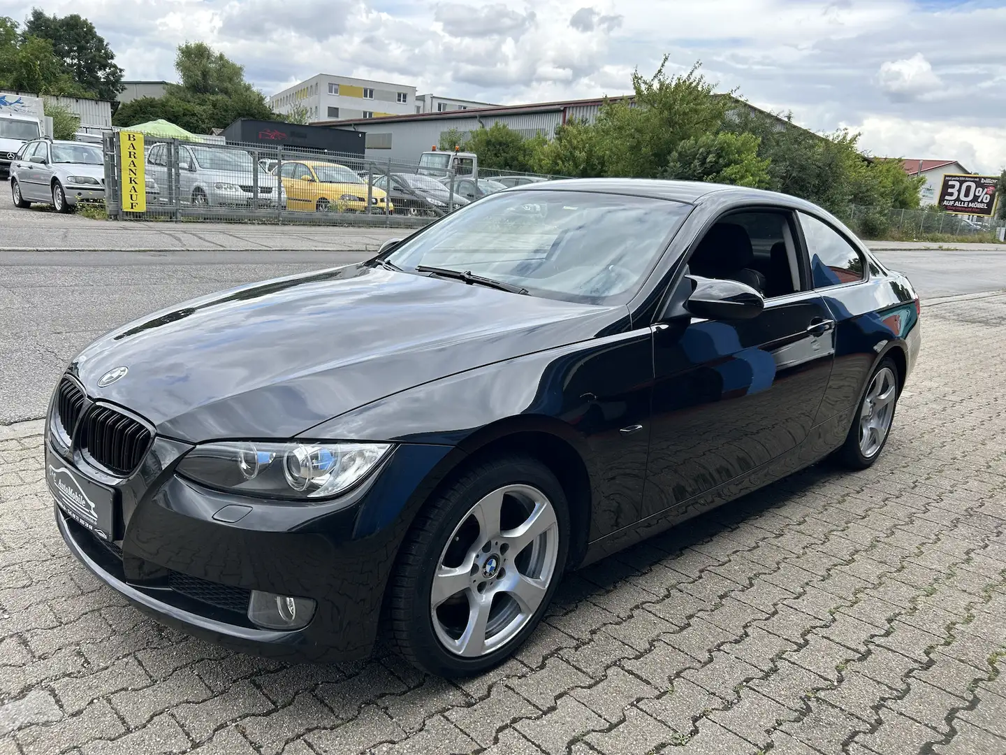 BMW 320 320i Xenon SHZ PDC Tempomat Schwarz - 1
