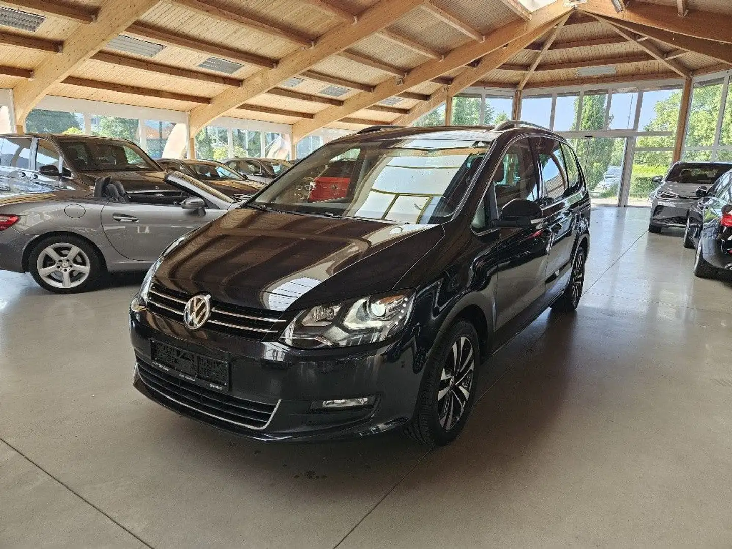 Volkswagen Sharan 2.0 TDI IQ.Drive AHK+Spur Negro - 1