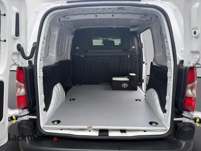 Toyota Proace view 7