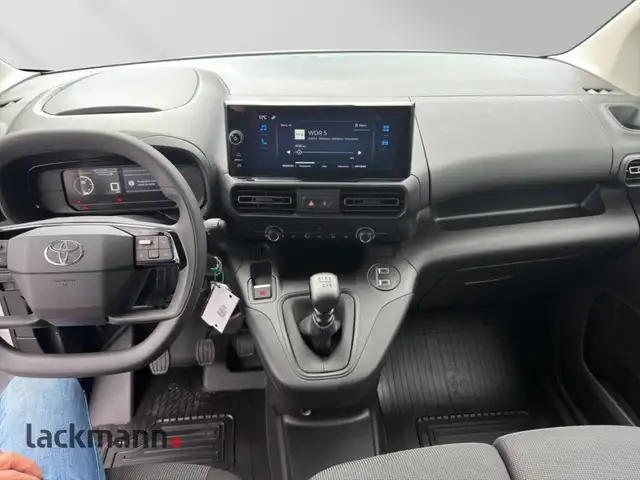 Toyota Proace view 10