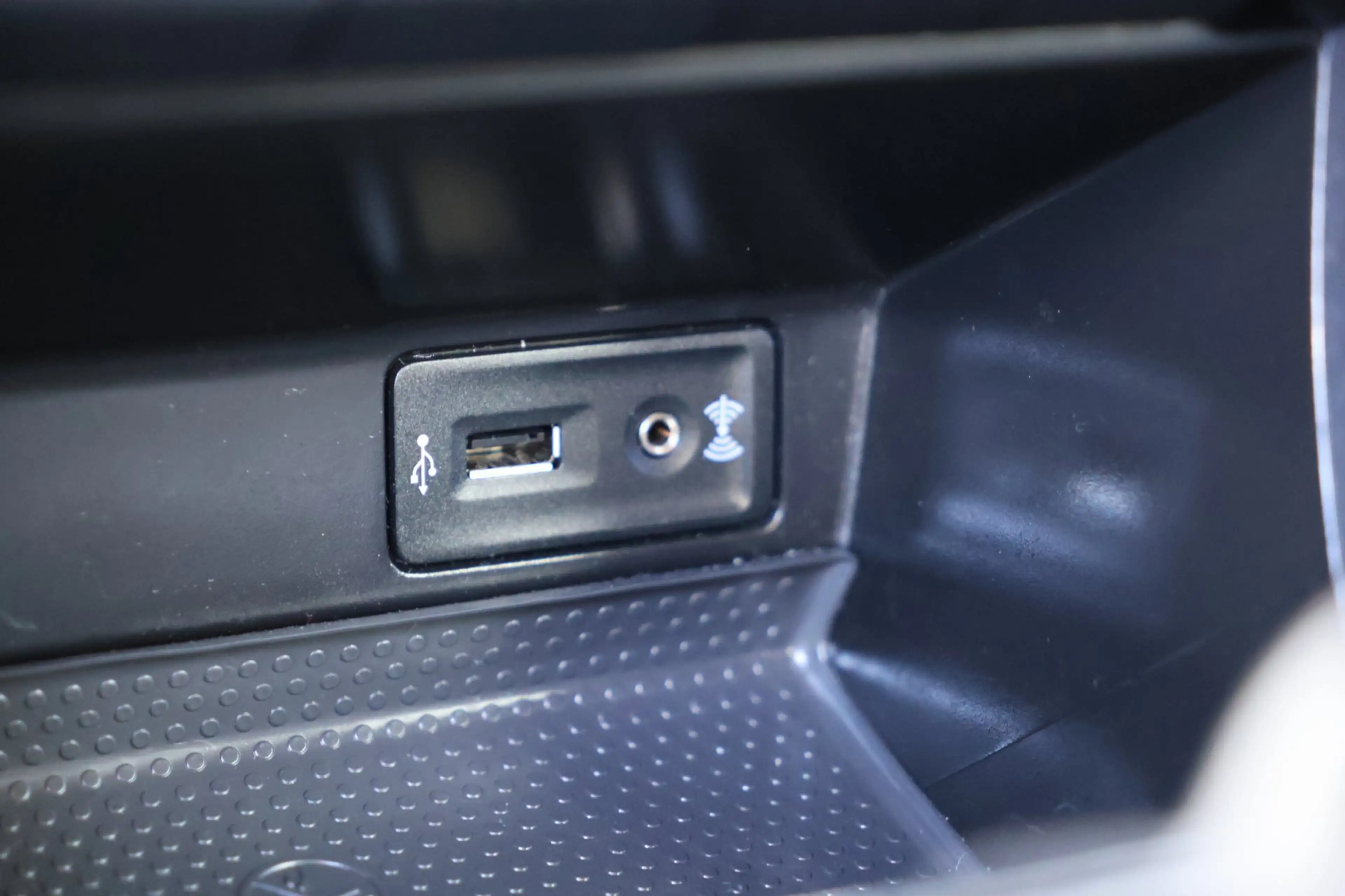 Volkswagen Beetle Cabriolet 1.2 TSI Sound Carplay Cruise !! — photo 35