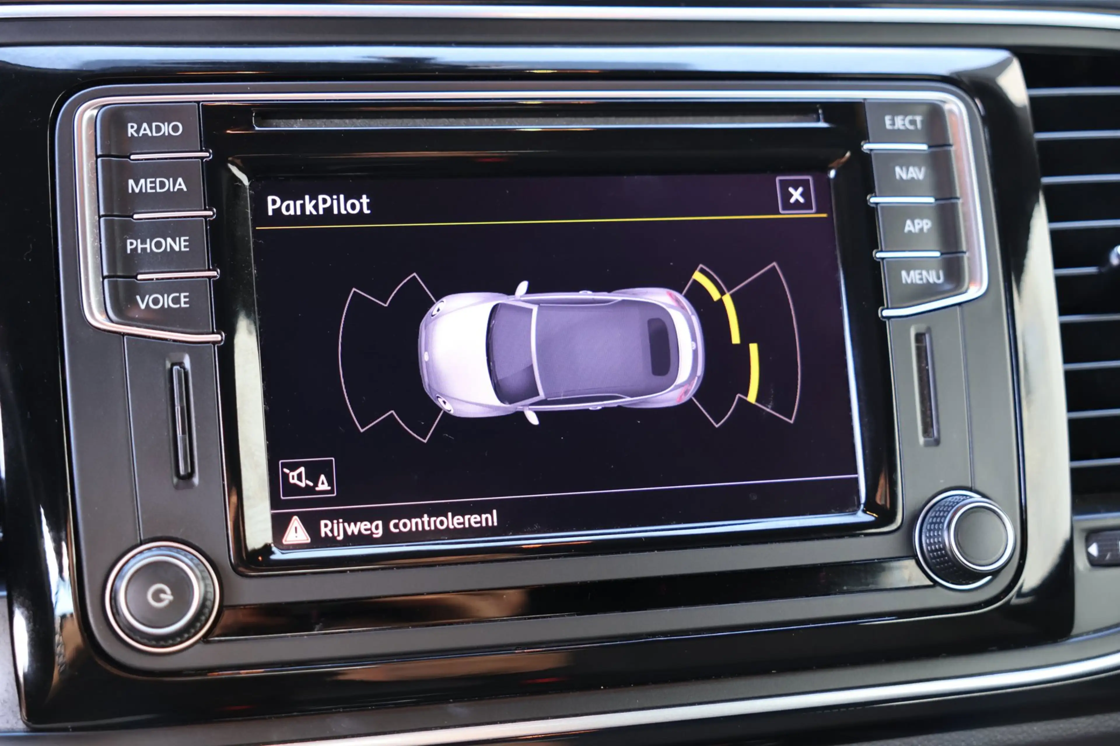 Volkswagen Beetle Cabriolet 1.2 TSI Sound Carplay Cruise !! — photo 30