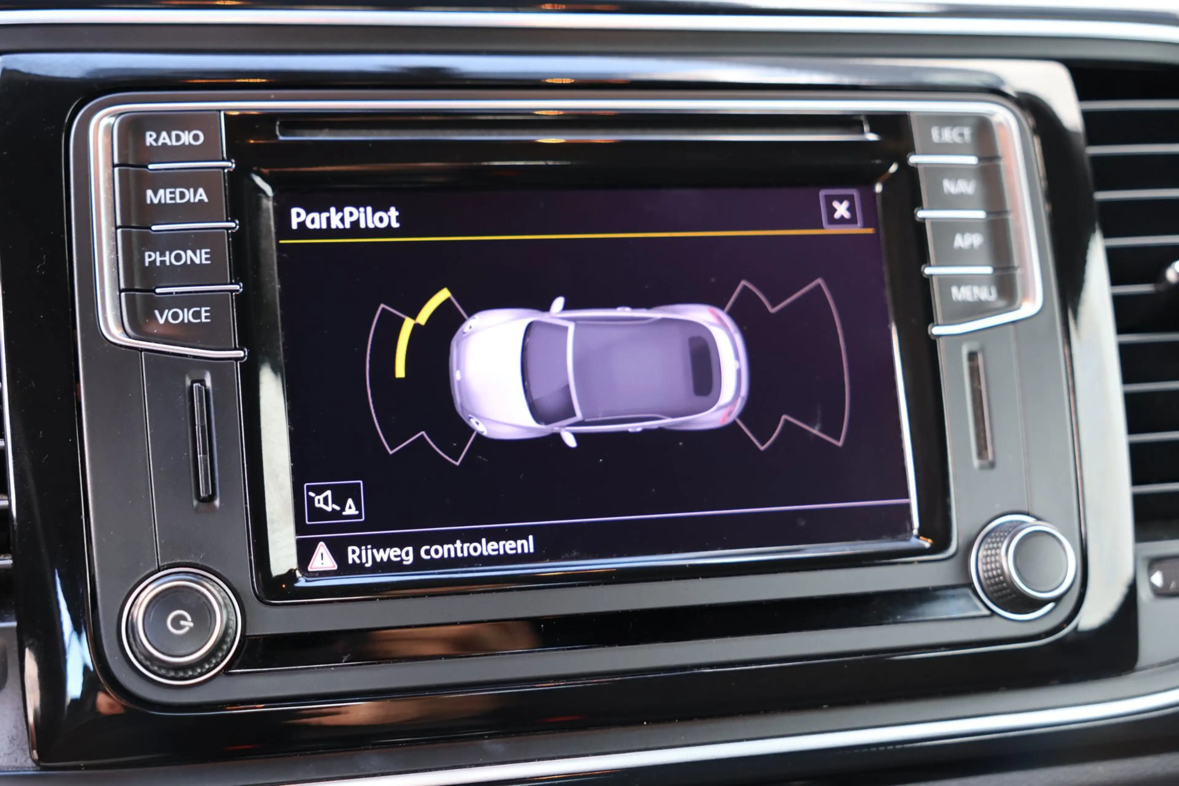 Volkswagen Beetle Cabriolet 1.2 TSI Sound Carplay Cruise !! — photo 31