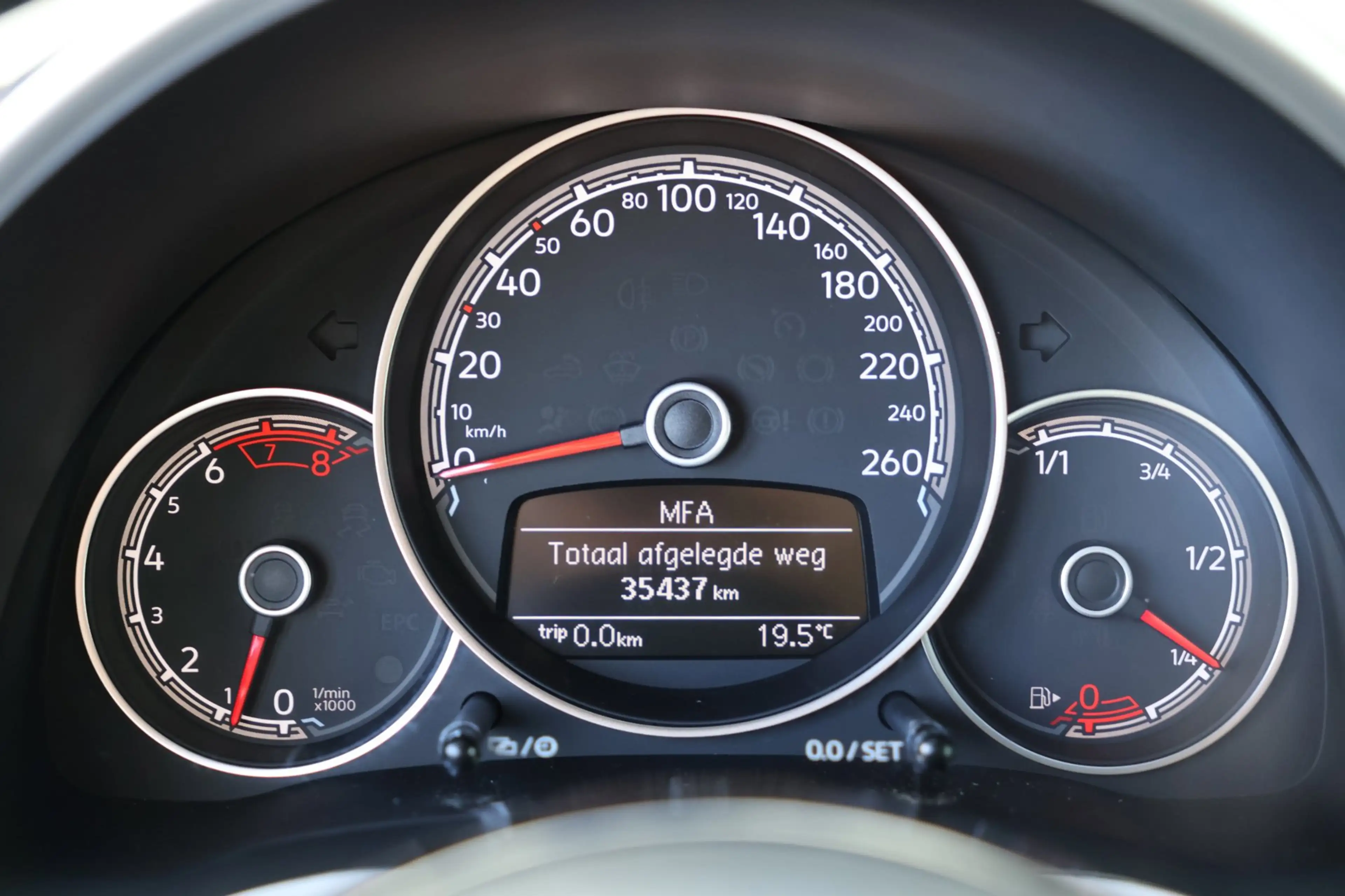 Volkswagen Beetle Cabriolet 1.2 TSI Sound Carplay Cruise !! — photo 15