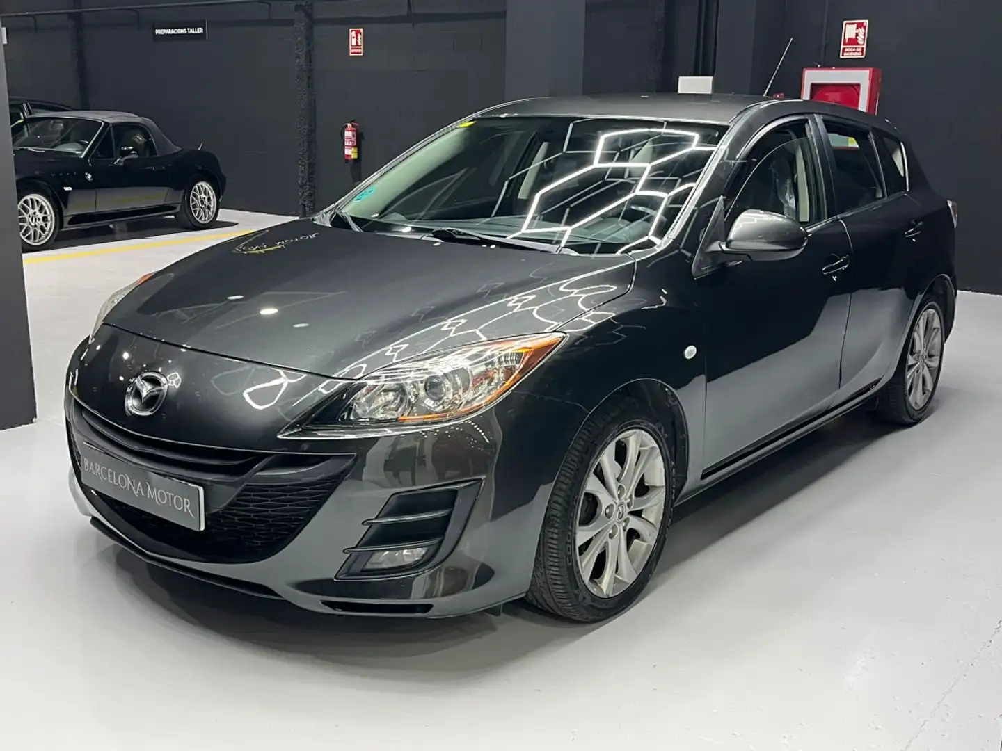 Mazda 3 1.6 Style+ Gris - 1
