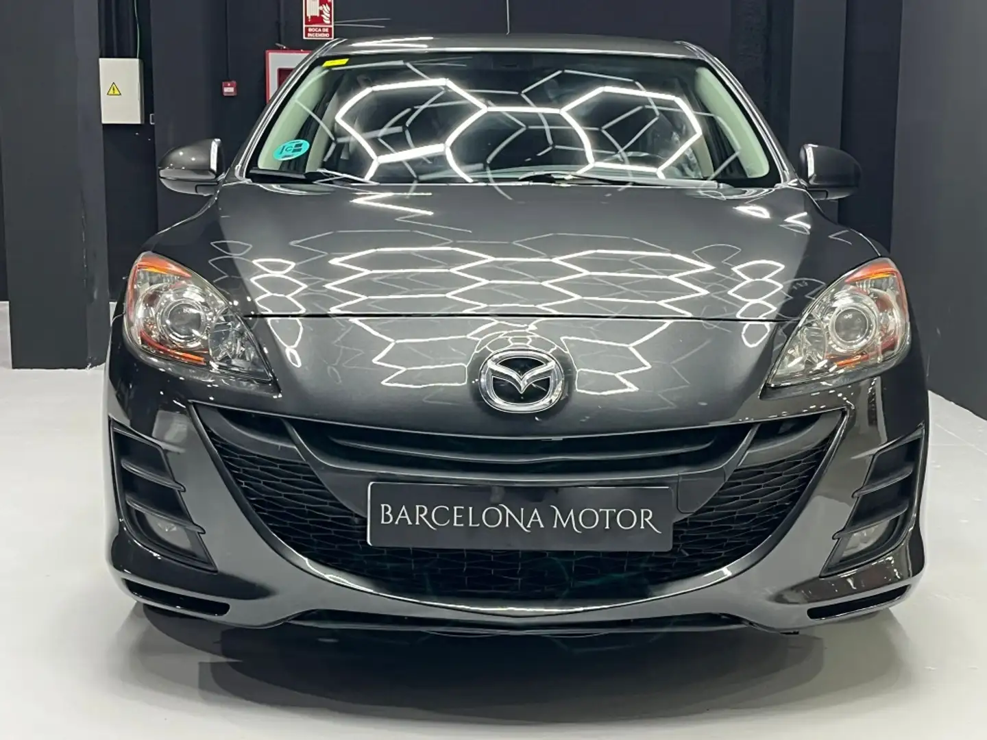 Mazda 3 1.6 Style+ Gris - 2