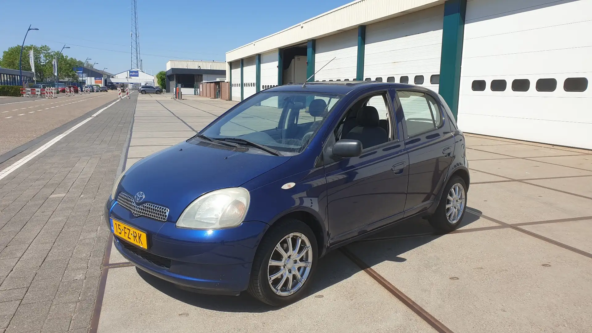 Toyota Yaris 1.0-16V VVT-i Terra 5deurs zuinige auto 174dkm NAP Azul - 2
