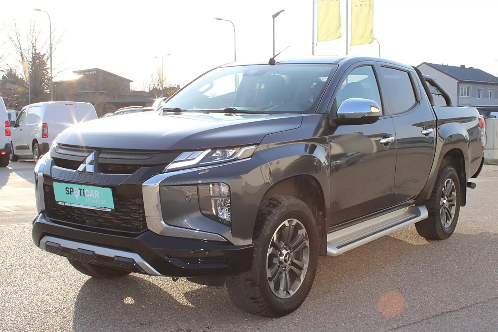 Mitsubishi L200 L 200 2,2 DI-D HP 4WD Doppelkabine Diamond Aut. Grau - 1