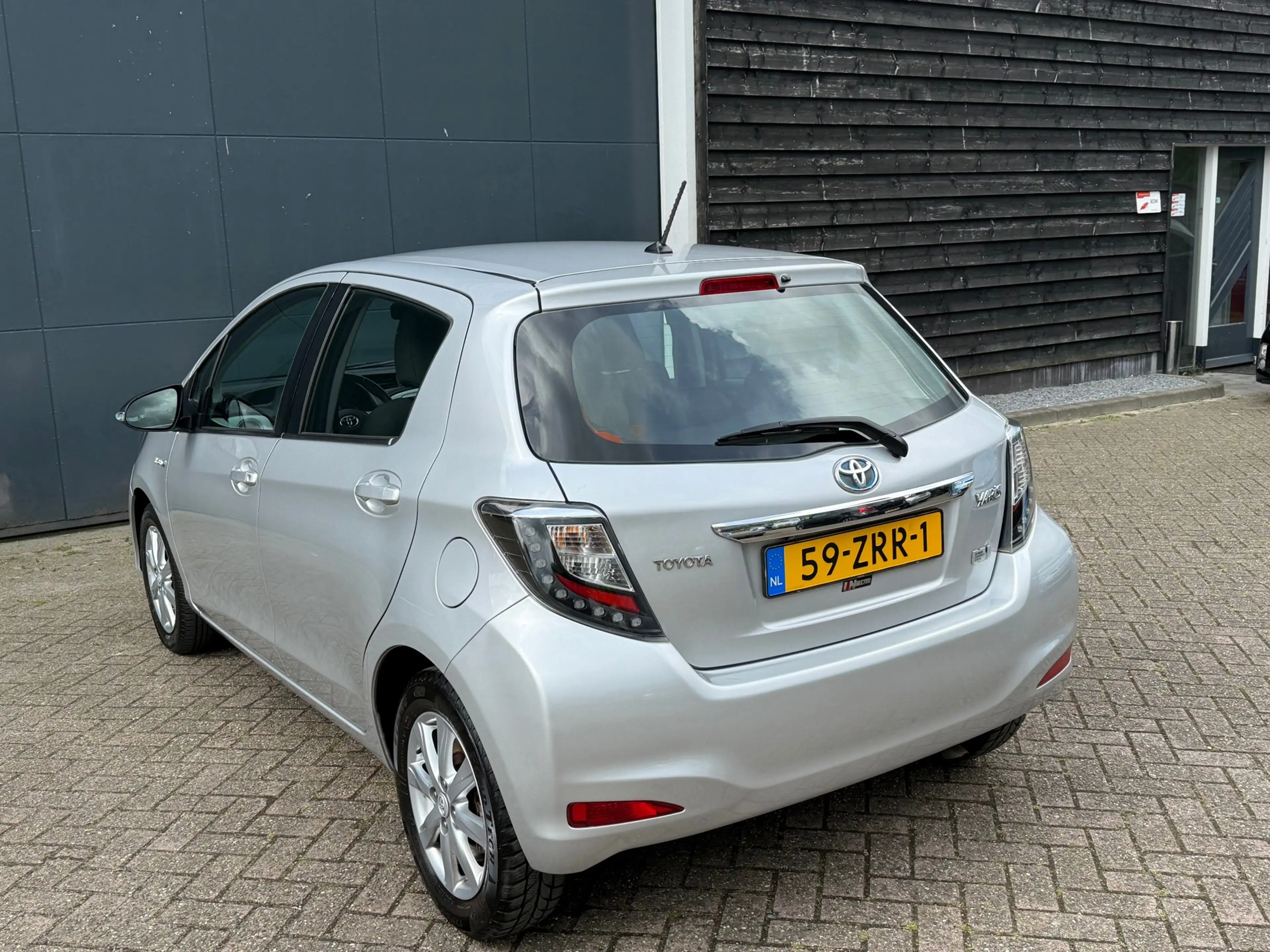 Toyota Yaris 1.5 Full Hybrid Aspiration — photo 8