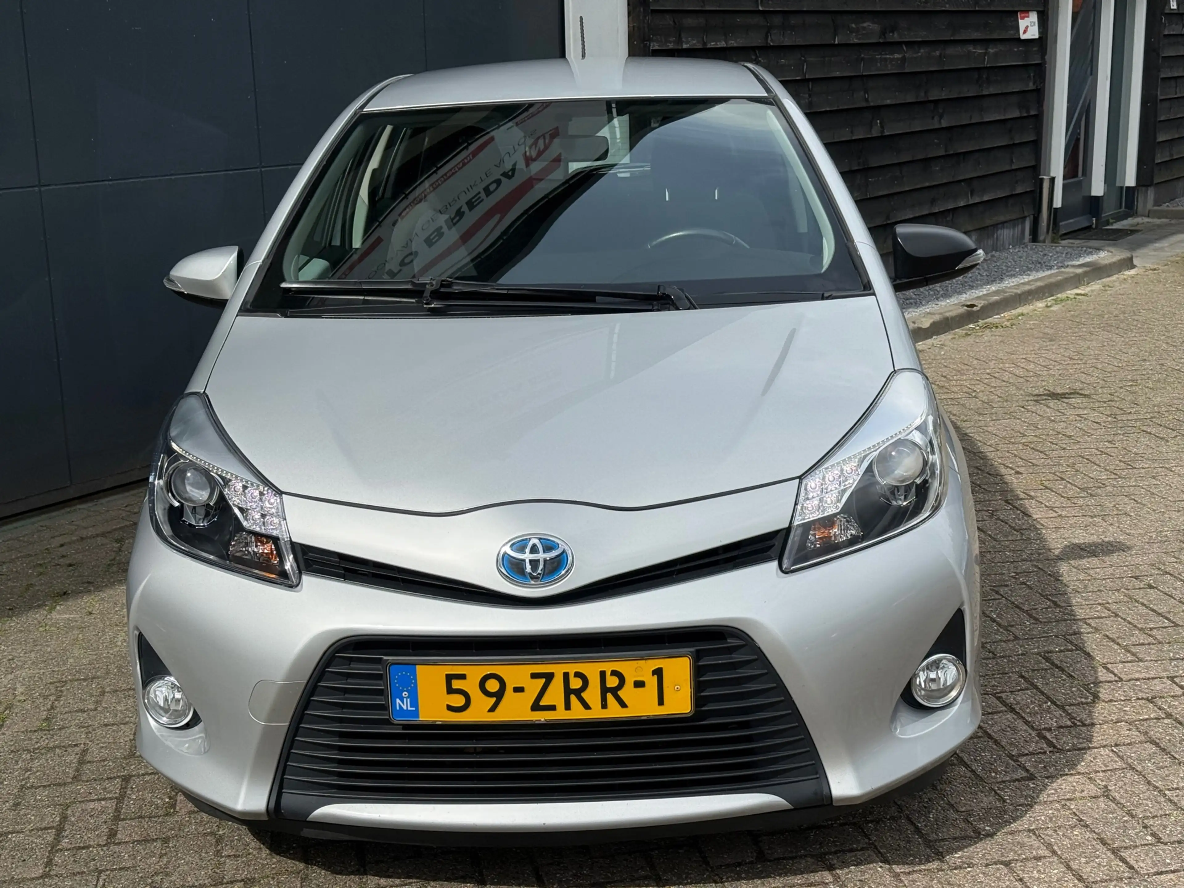 Toyota Yaris 1.5 Full Hybrid Aspiration — photo 3