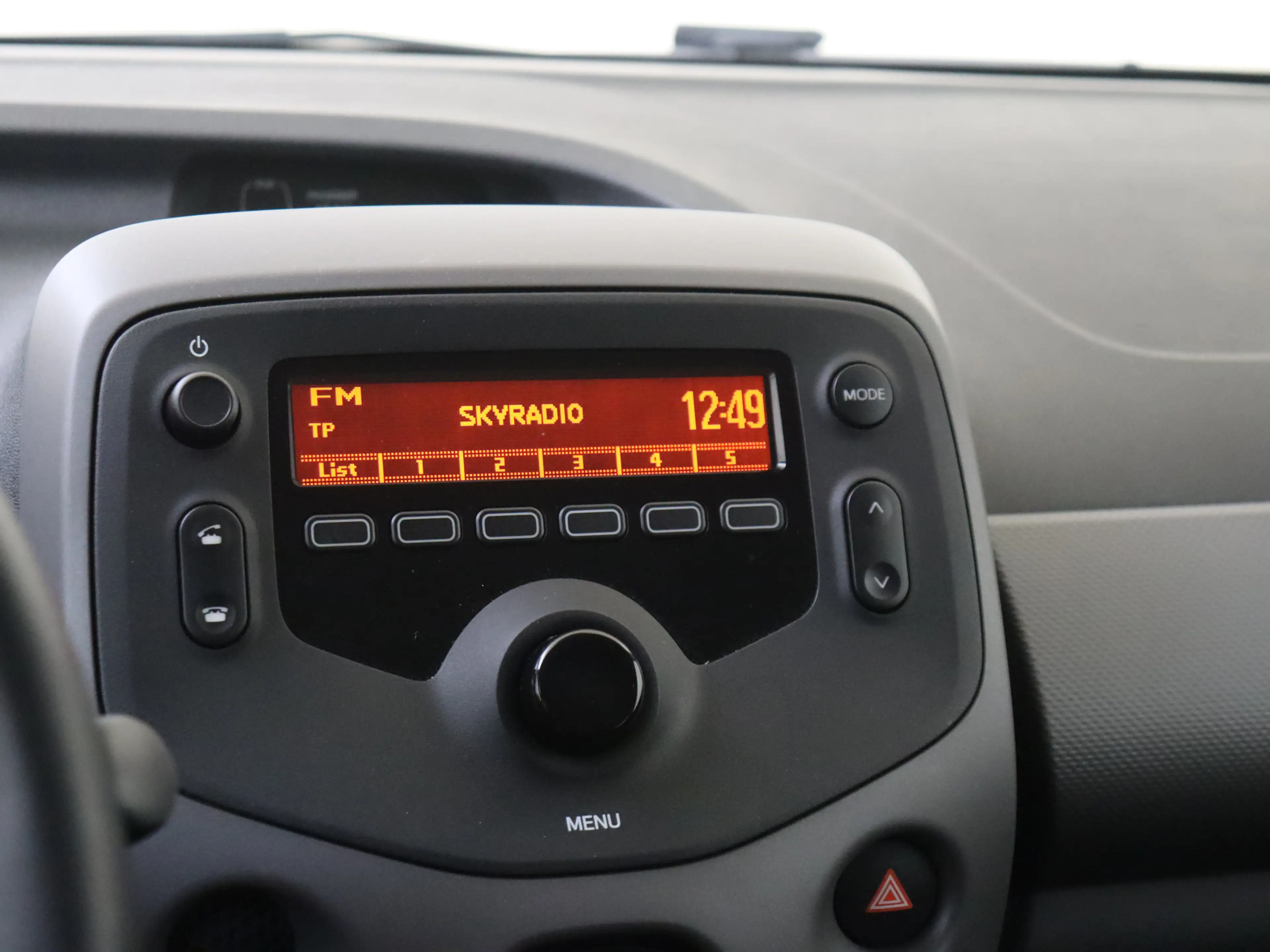 Peugeot 108 1.0 e-VTi Active — photo 14