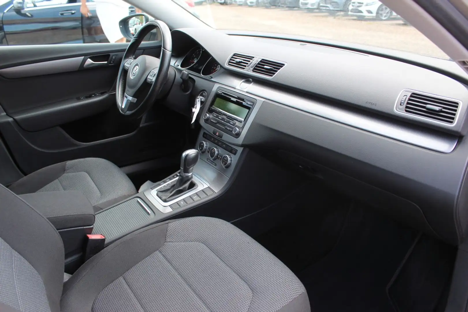Volkswagen Passat Variant Comfortline BlueMotion*DSG*LED Silber - 2