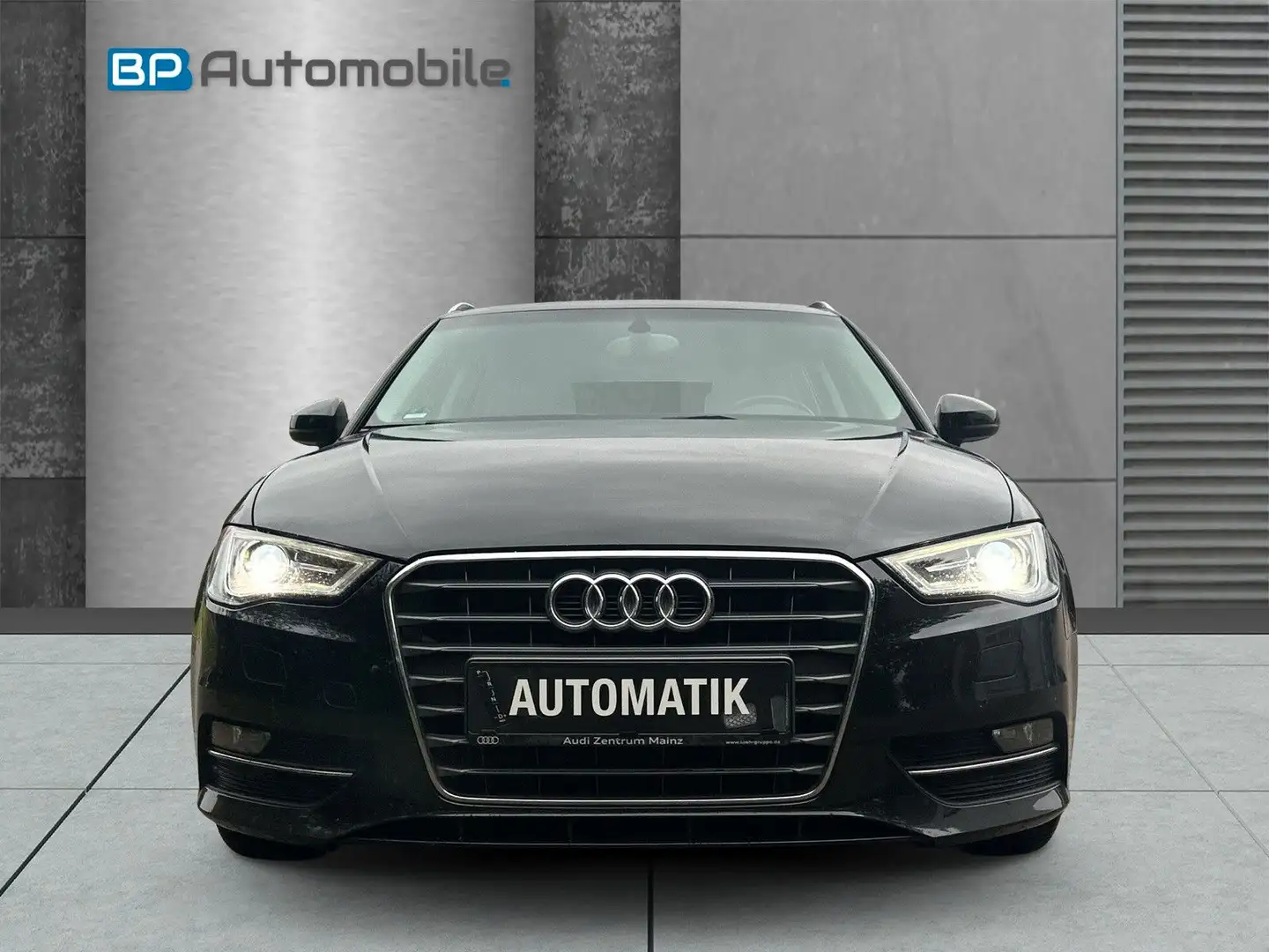 Audi A3 Sportback 2.0 TDI AUTOMATIK NAVI BI-XENON Schwarz - 2
