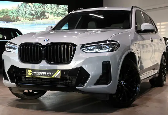 BMW X3 xDrive30e M-PACK*LED/LEDER/PANO/360°CAM/CC/DAB*