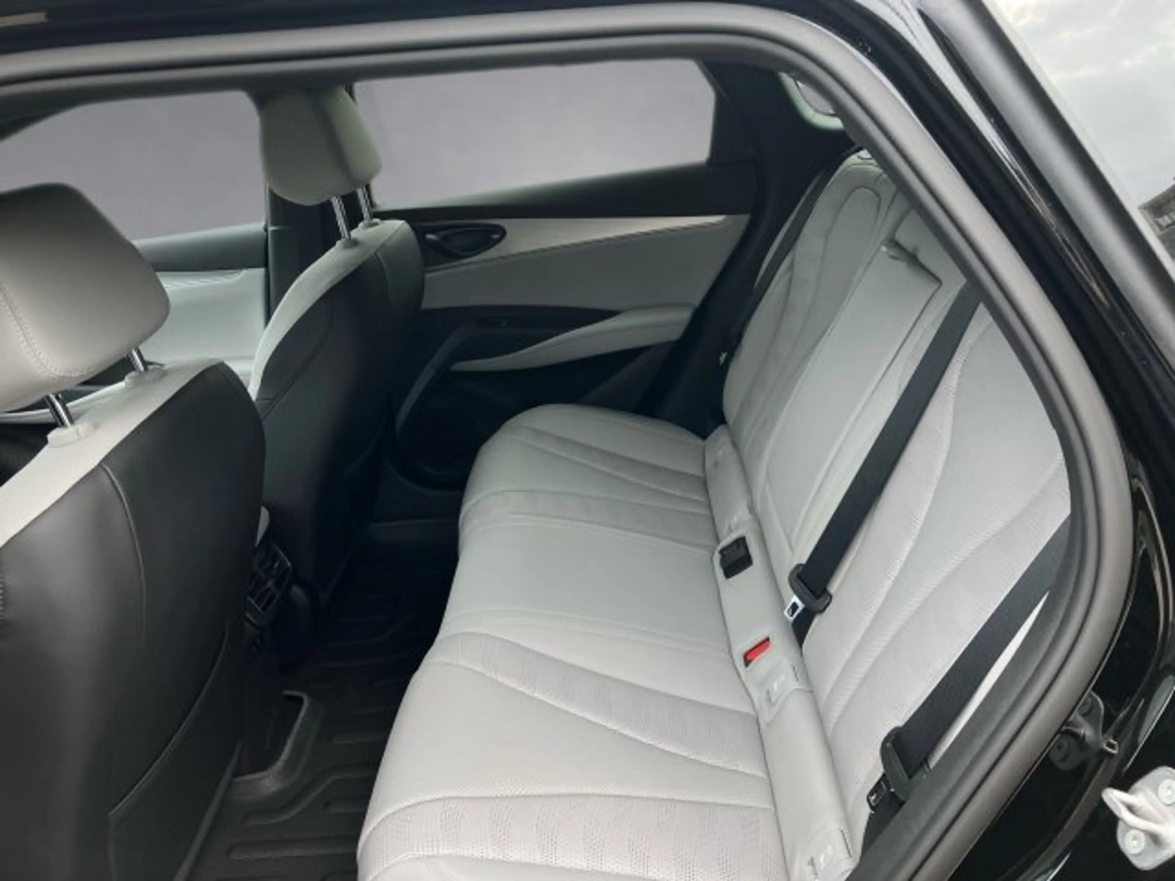 BYD Seal 6 DM-i Touring Comfort — photo 9
