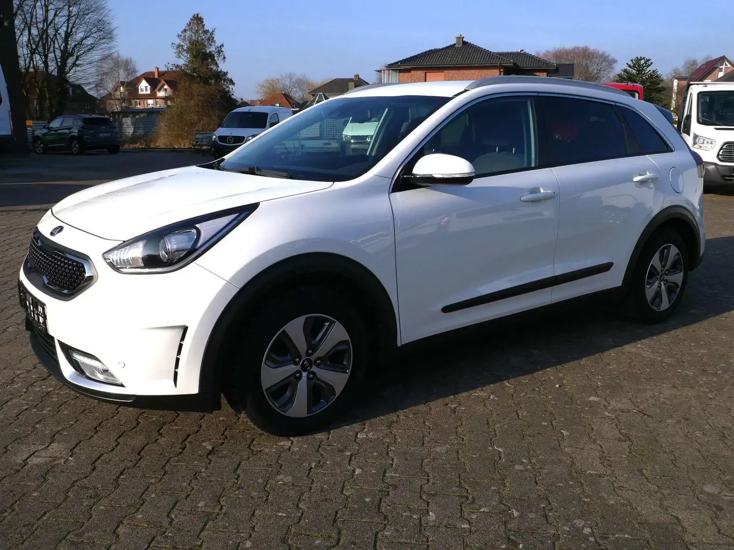 Kia Niro Spirit Hybrid Navi GRA Klima Spurhalte Weiß - 2