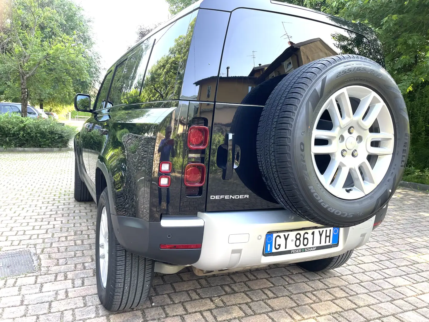 Land Rover Defender 110 3.0d i6 mhev S awd 200cv auto Nero - 2