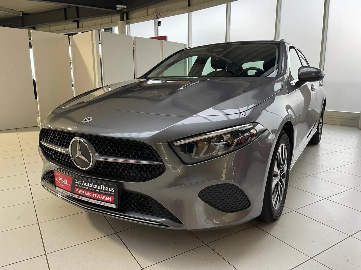 Mercedes-Benz A 180 Progressive+Automatik+ Premium Navi+SHZ+ Grau - 2