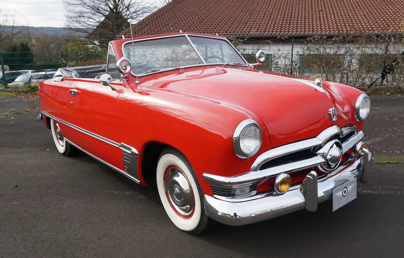 Ford CUSTOM DELUXE CONVERTIBLE V8 - Flathead 3,9L Rot - 2