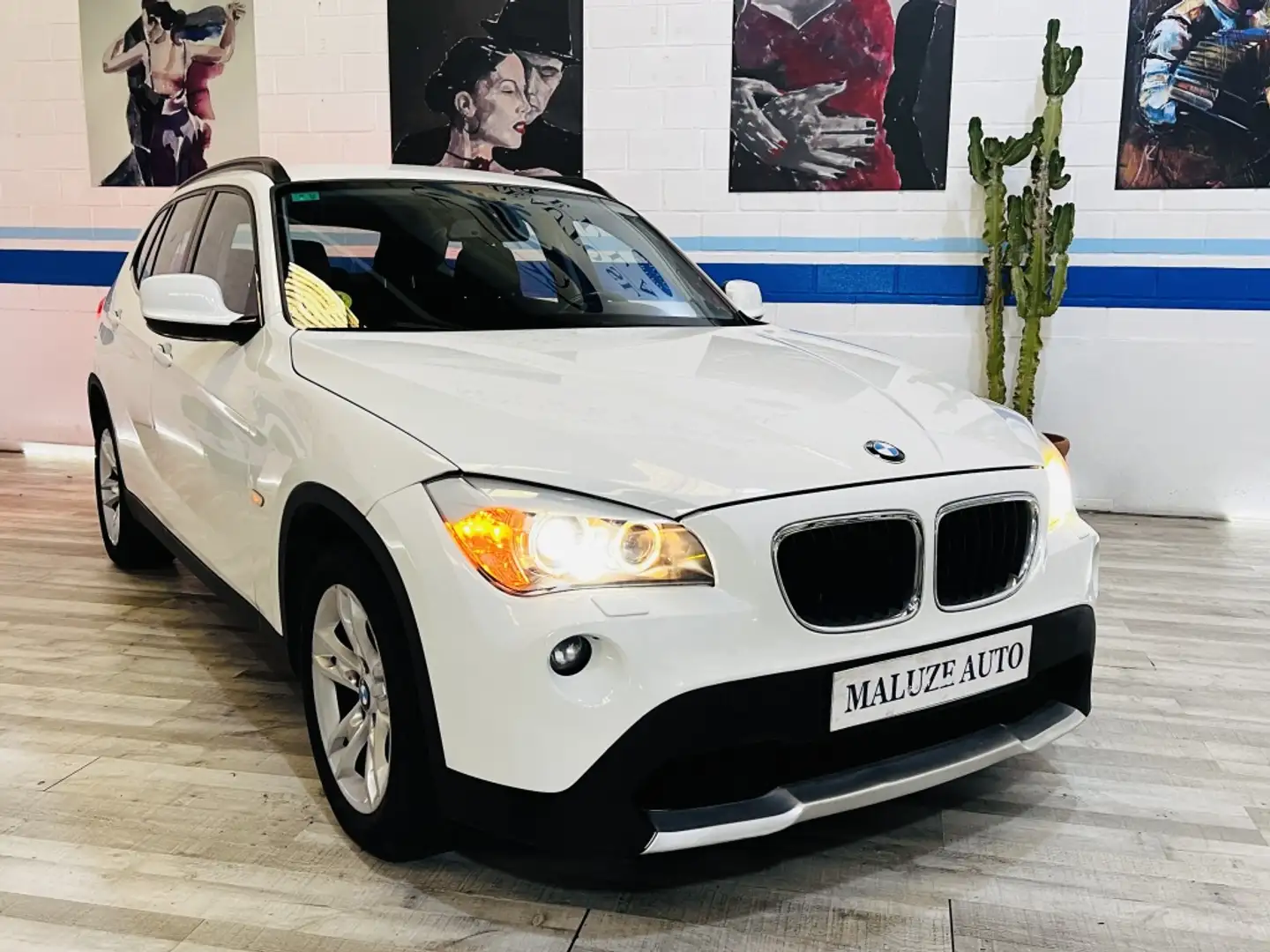 BMW X1 sDrive 18d Blanc - 1