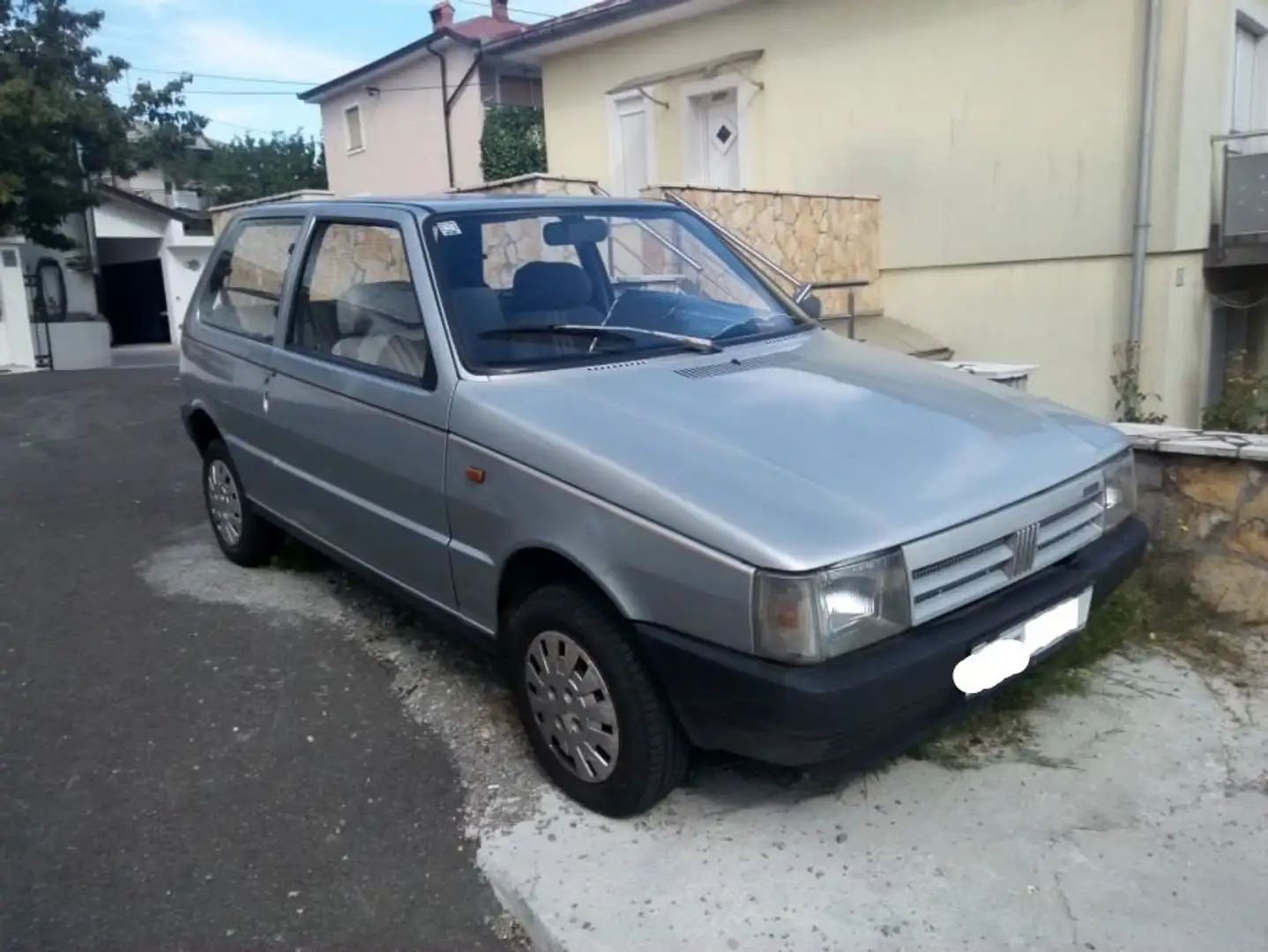 Fiat Uno Uno 3p 1.1 CS Srebrny - 2