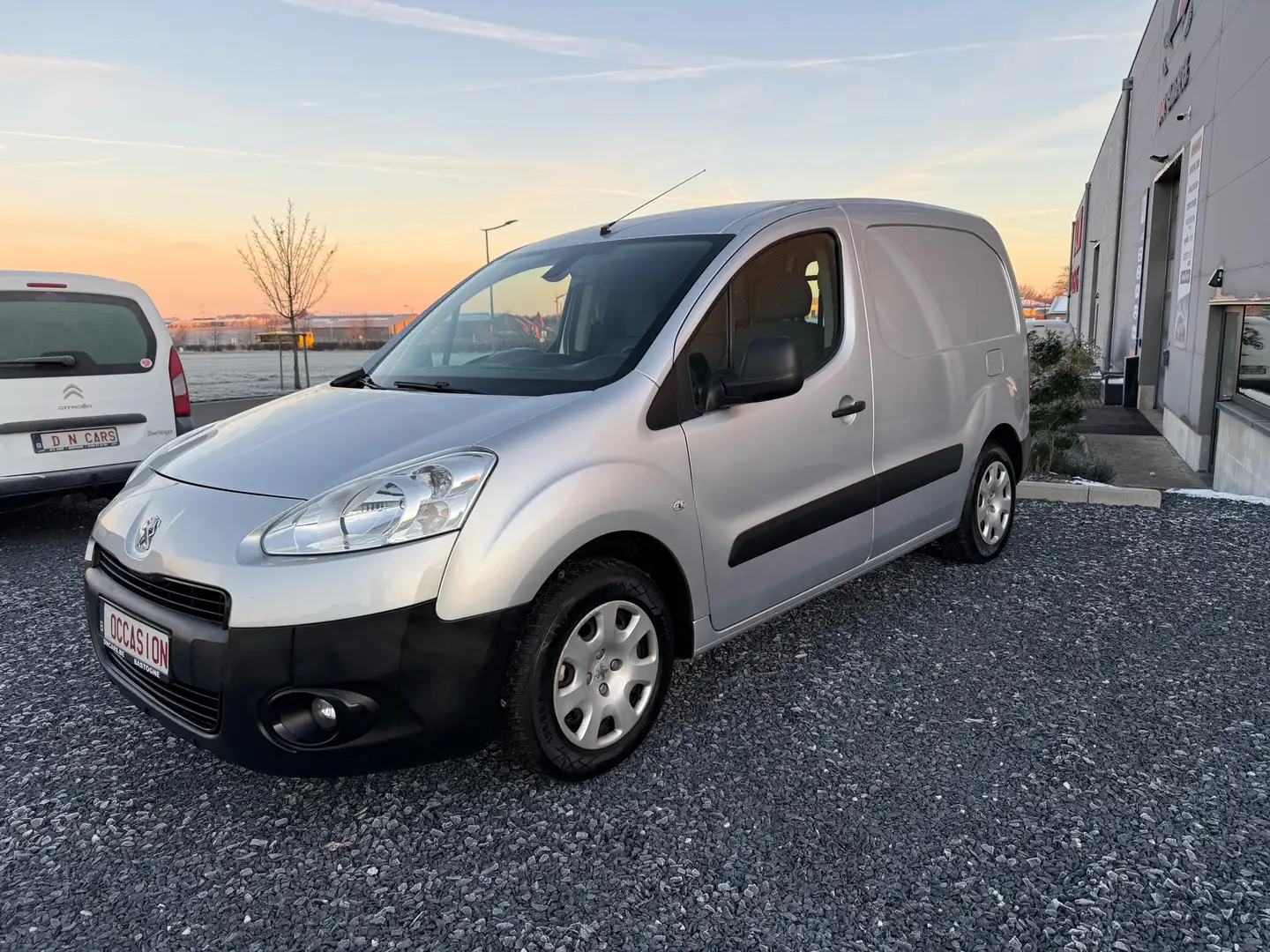 Peugeot Partner 1.6 HDi L2H1 Confort 121 Grijs - 1