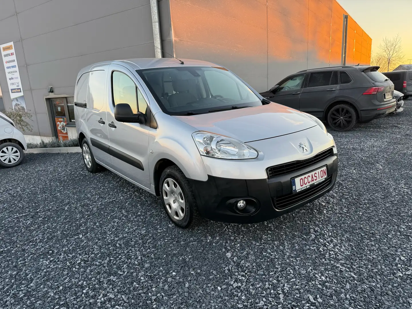 Peugeot Partner 1.6 HDi L2H1 Confort 121 Grijs - 2