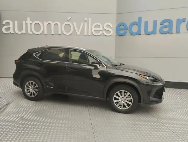 Lexus NX 300h 2.5 Business 2WD