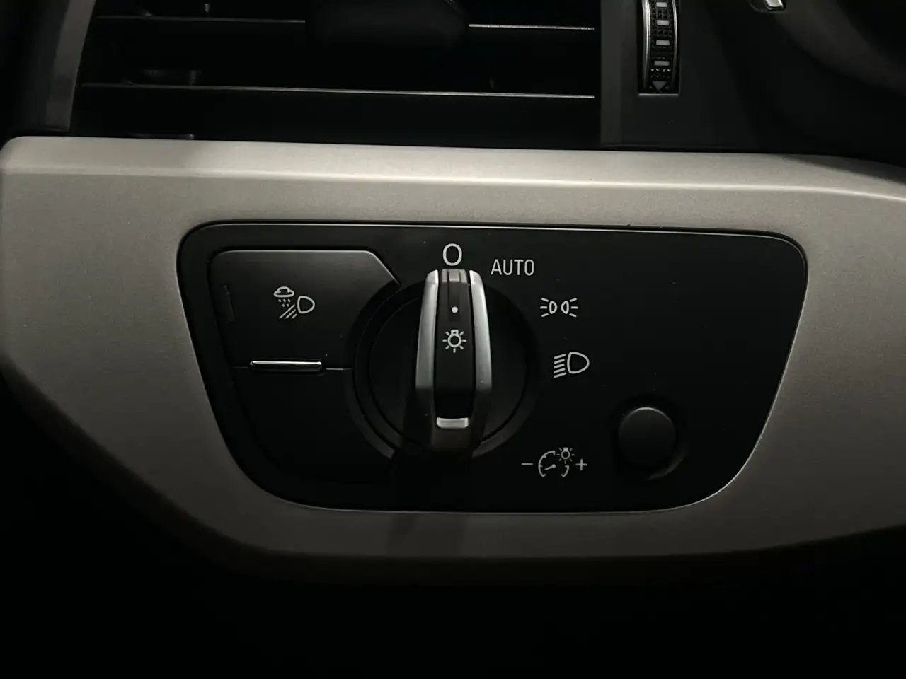 Audi A4 снимка Audi A4