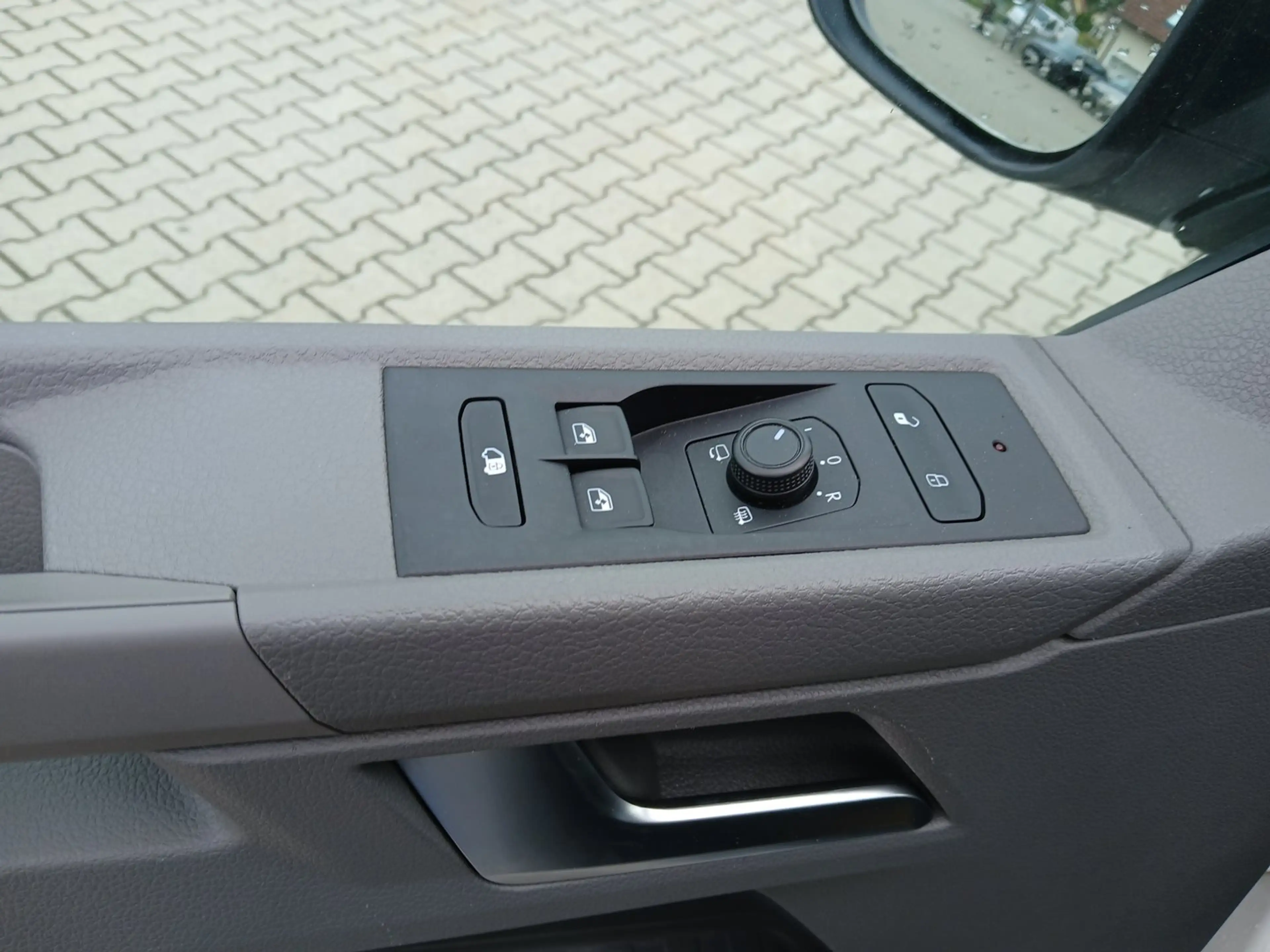 Volkswagen T6.1 Transporter VW Transporter T6.1 Kastenwagen LR TDI — photo 12