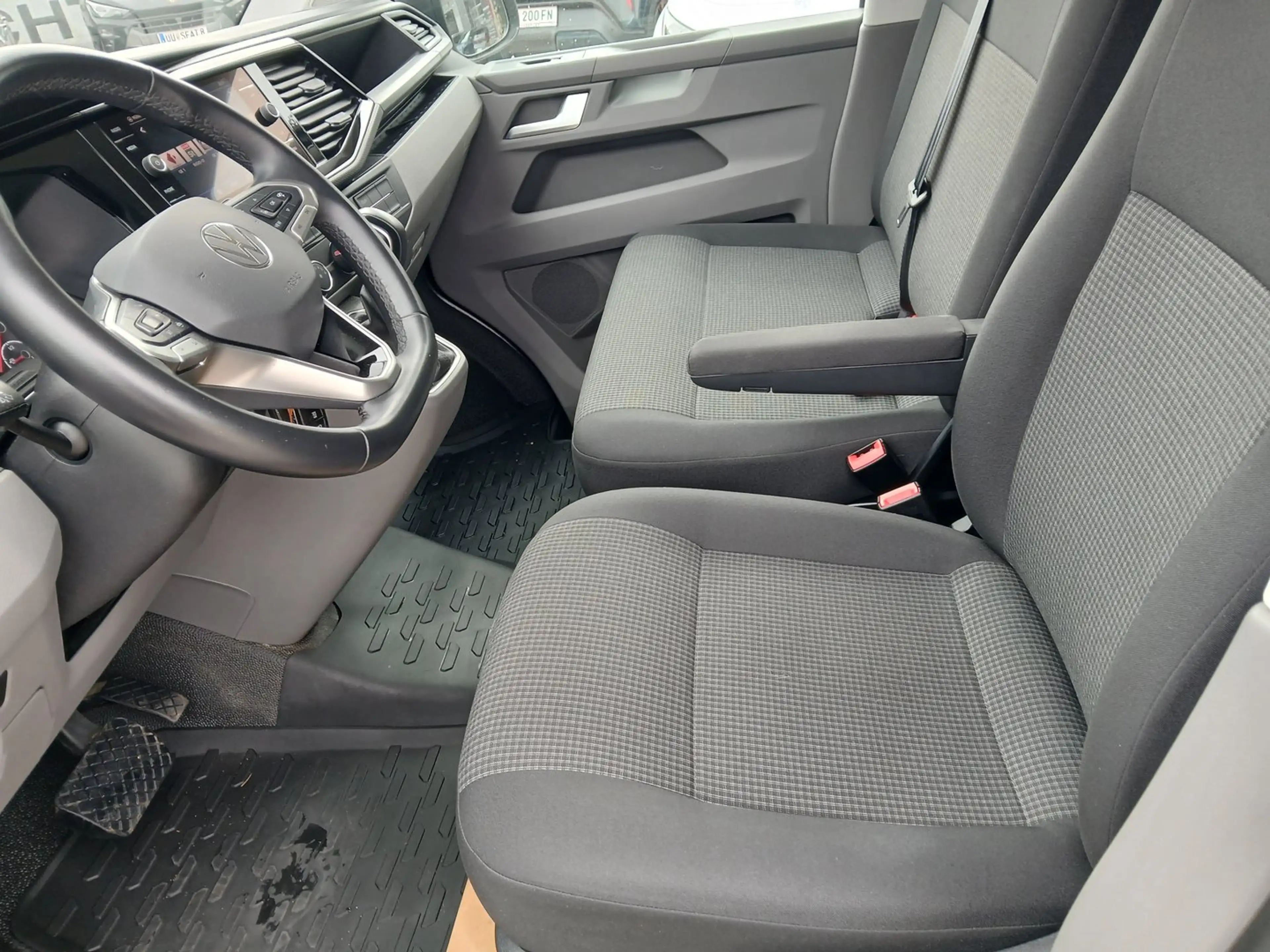 Volkswagen T6.1 Transporter VW Transporter T6.1 Kastenwagen LR TDI — photo 14