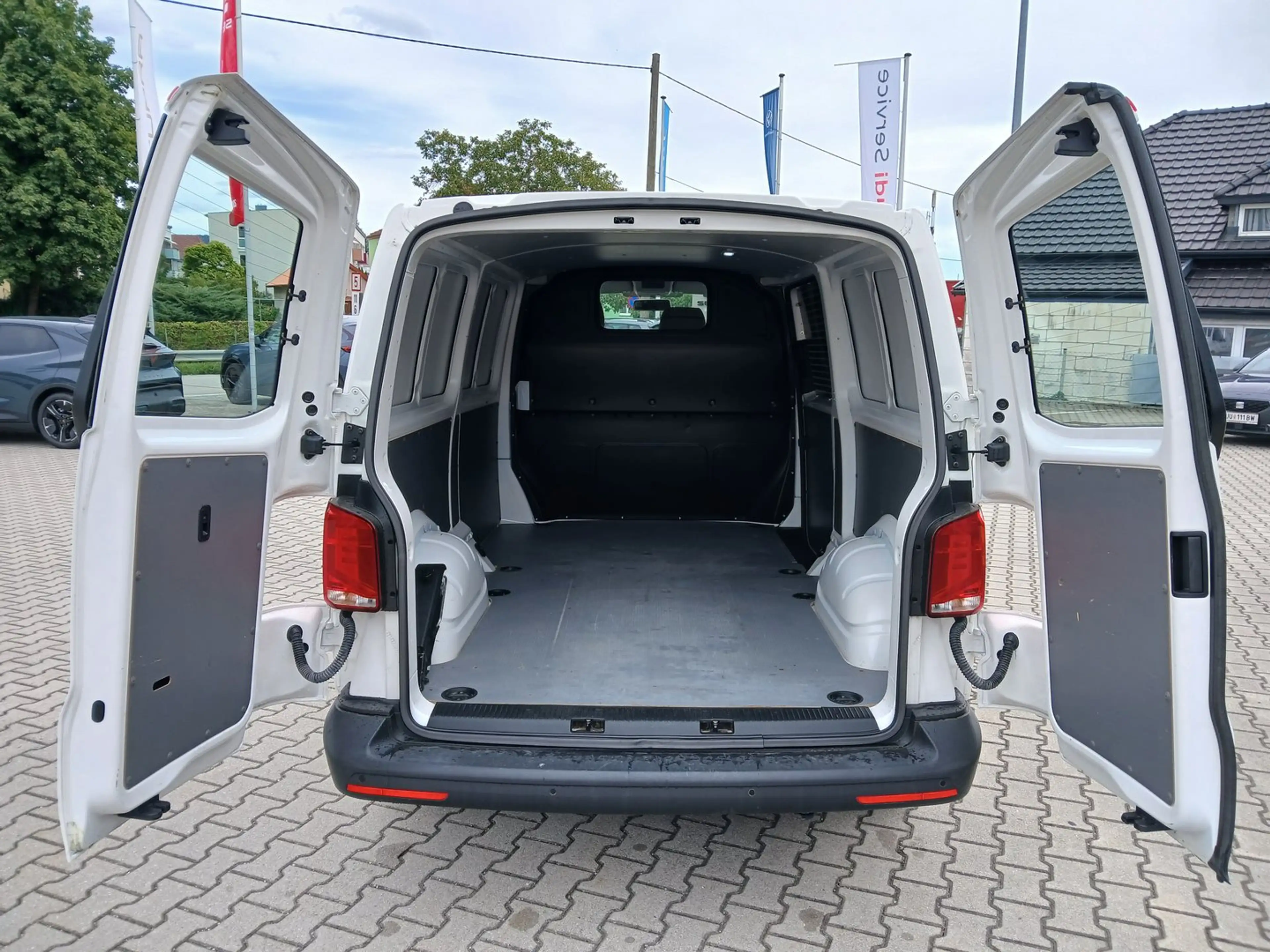 Volkswagen T6.1 Transporter VW Transporter T6.1 Kastenwagen LR TDI — photo 9