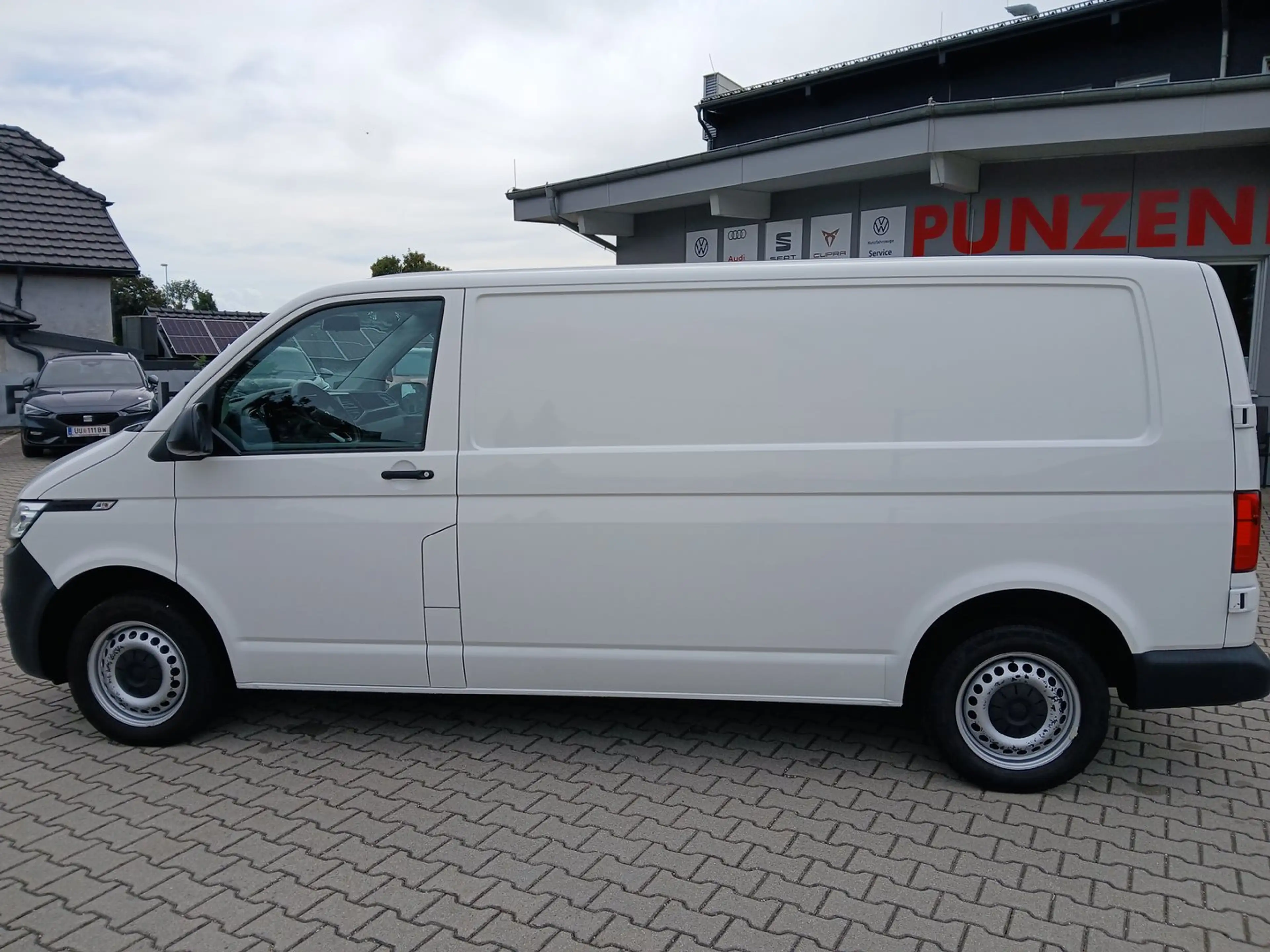 Volkswagen T6.1 Transporter VW Transporter T6.1 Kastenwagen LR TDI — photo 11