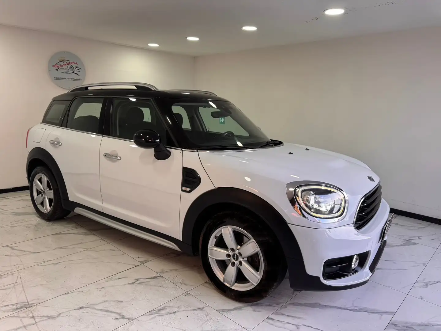 MINI Cooper D Countryman Mini Countryman 2.0 Cooper D Hype auto Blanc - 2