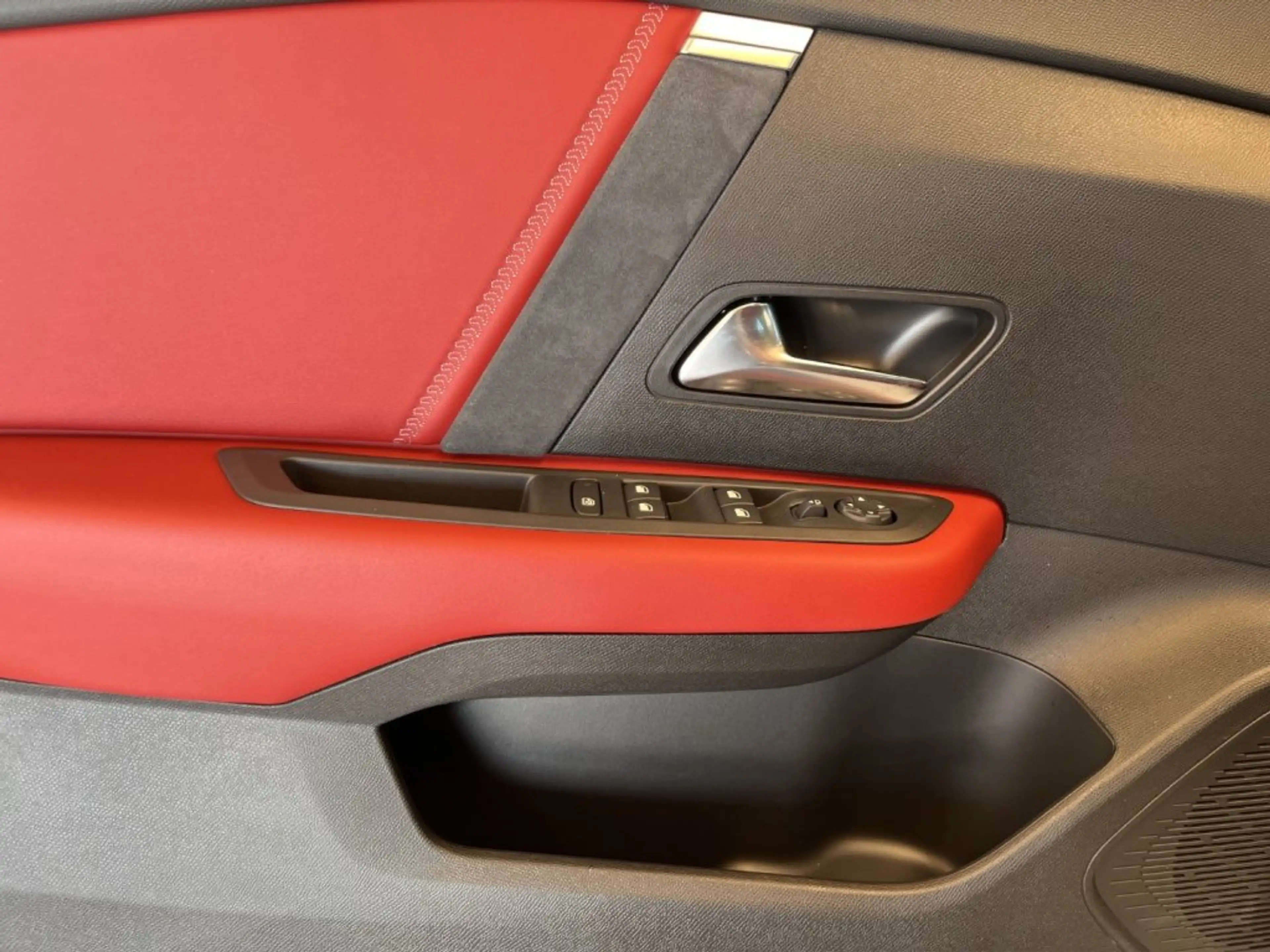 Citroen C4 X -e Shine Pack Elektro 136 50 kWh — photo 12