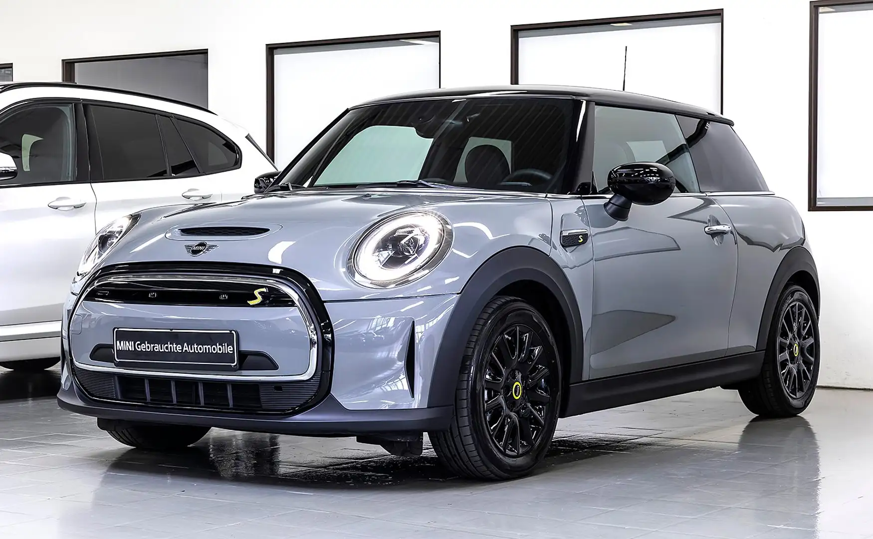MINI Cooper SE SE TRIM LED NAV SHZ LHZ SH KAY TMP KAM DAB CARPLAY Gris - 1